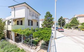 Apartment Luiza With Terrace